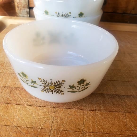 Fire King Meadow Green 5" bowl. Rare set of four! - Picture 2 of 8